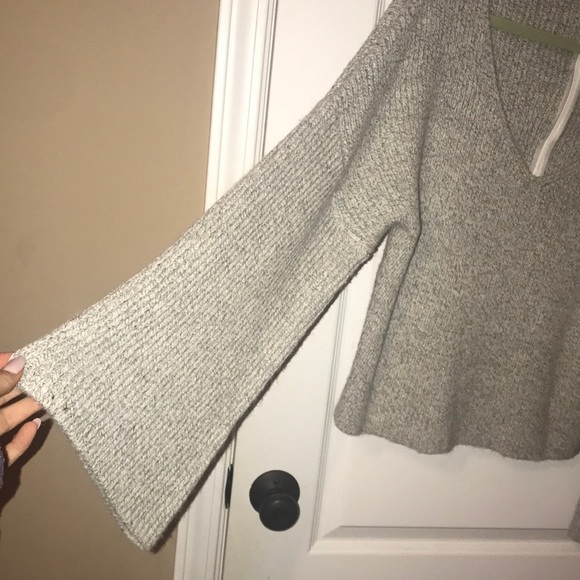 Nasty Gal sweater (English factory) - Picture 2 of 2